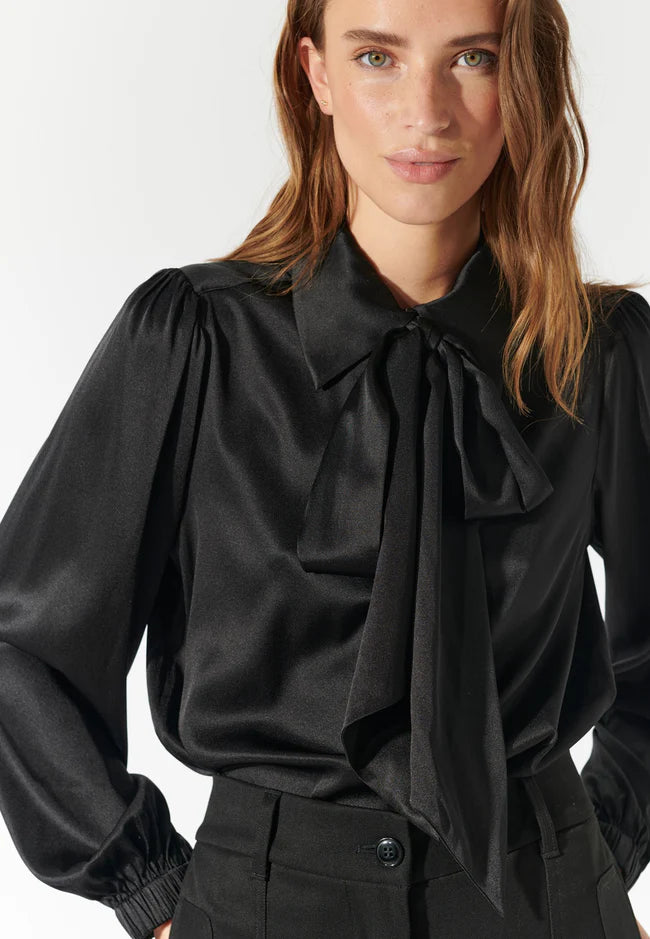 KikkiDEA - Blouse - Black - 25 Bell Street