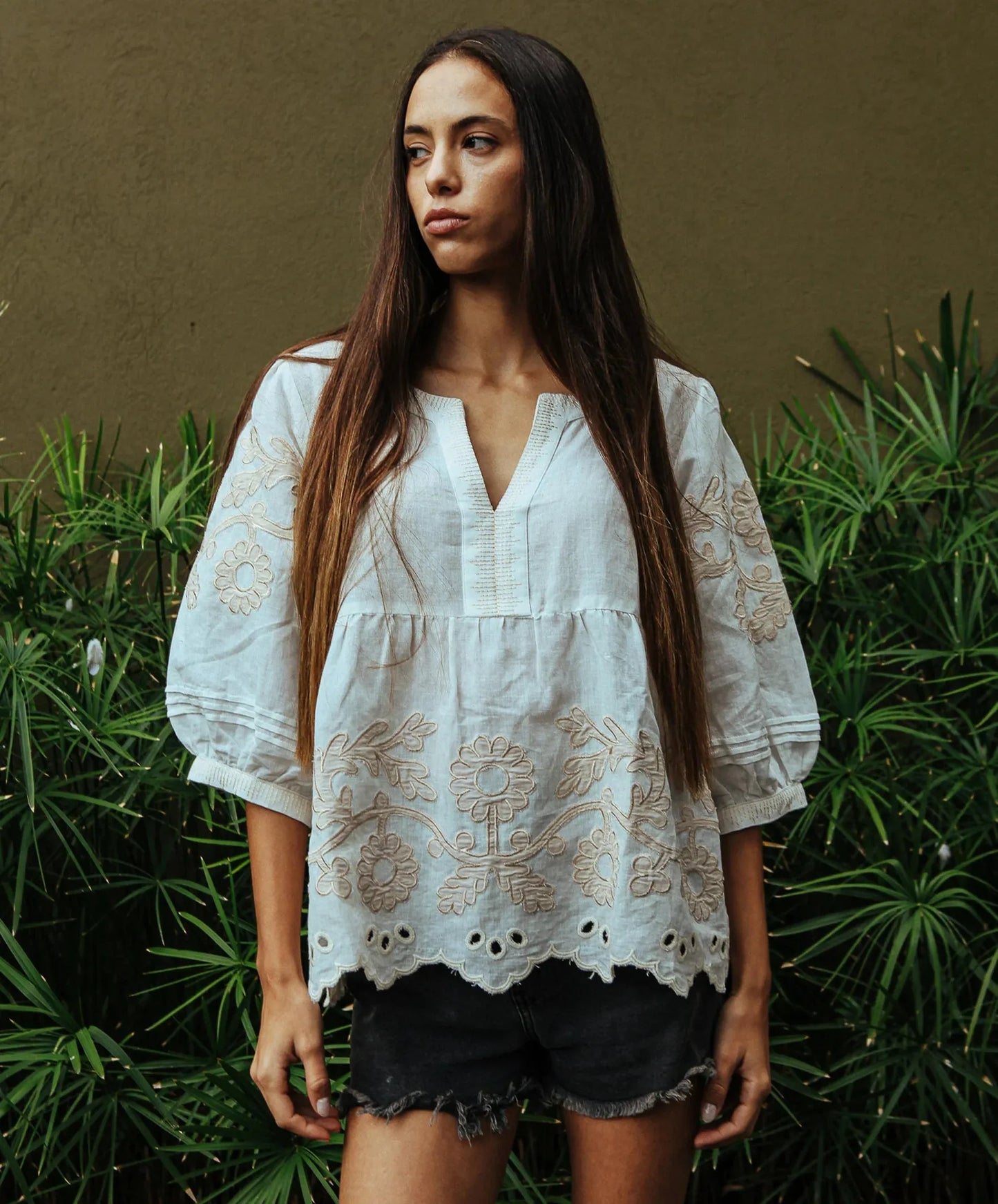 Goldhawk Top - White with Sand - 25 Bell Street