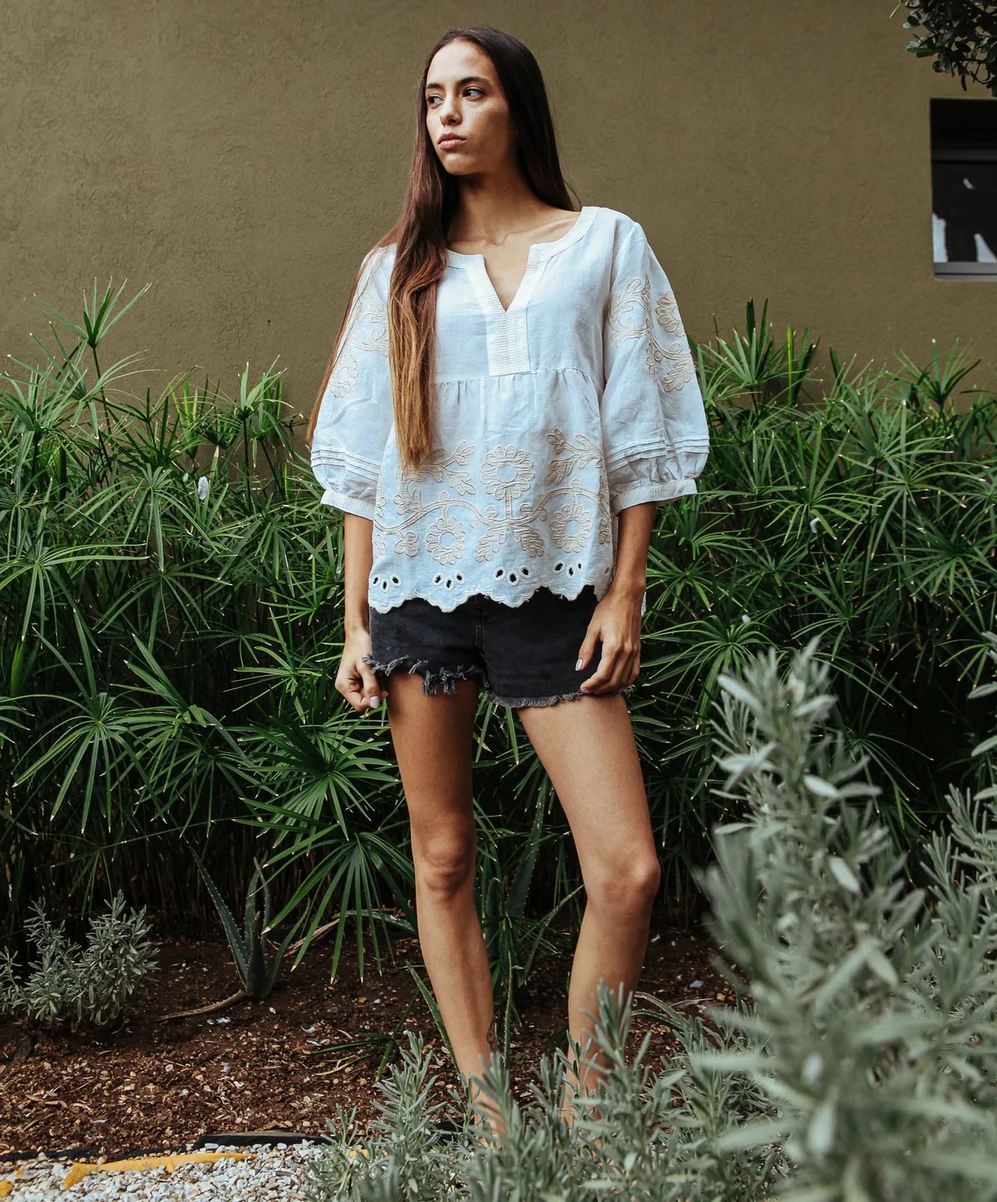Goldhawk Top - White with Sand - 25 Bell Street