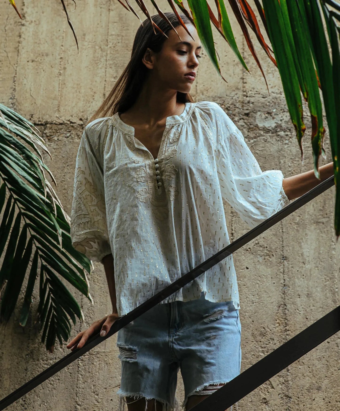 Oval Top - White with Gold - 25 Bell Street