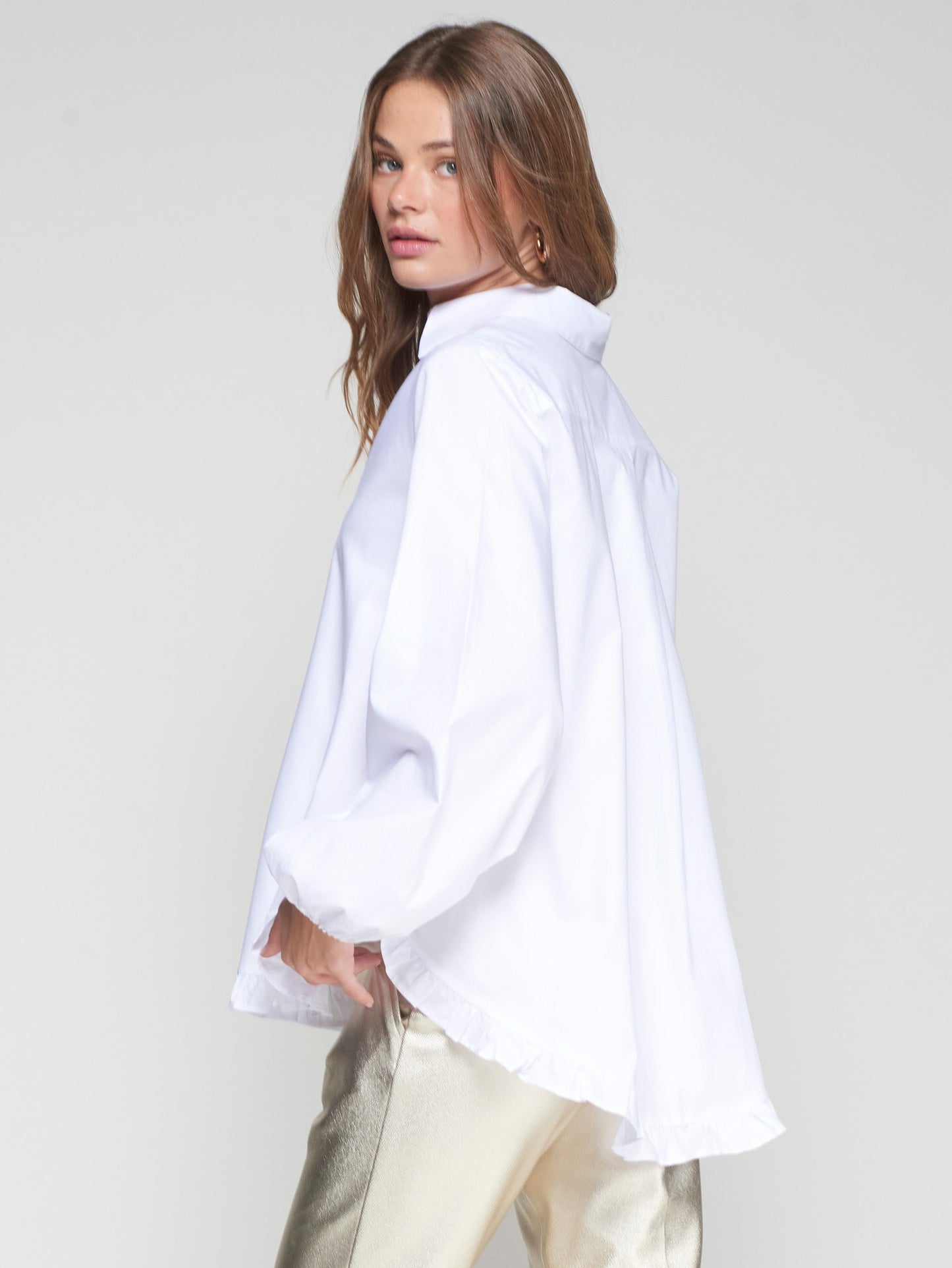WHITE SHIRT WITH RUFFLED HEM - 25 Bell Street
