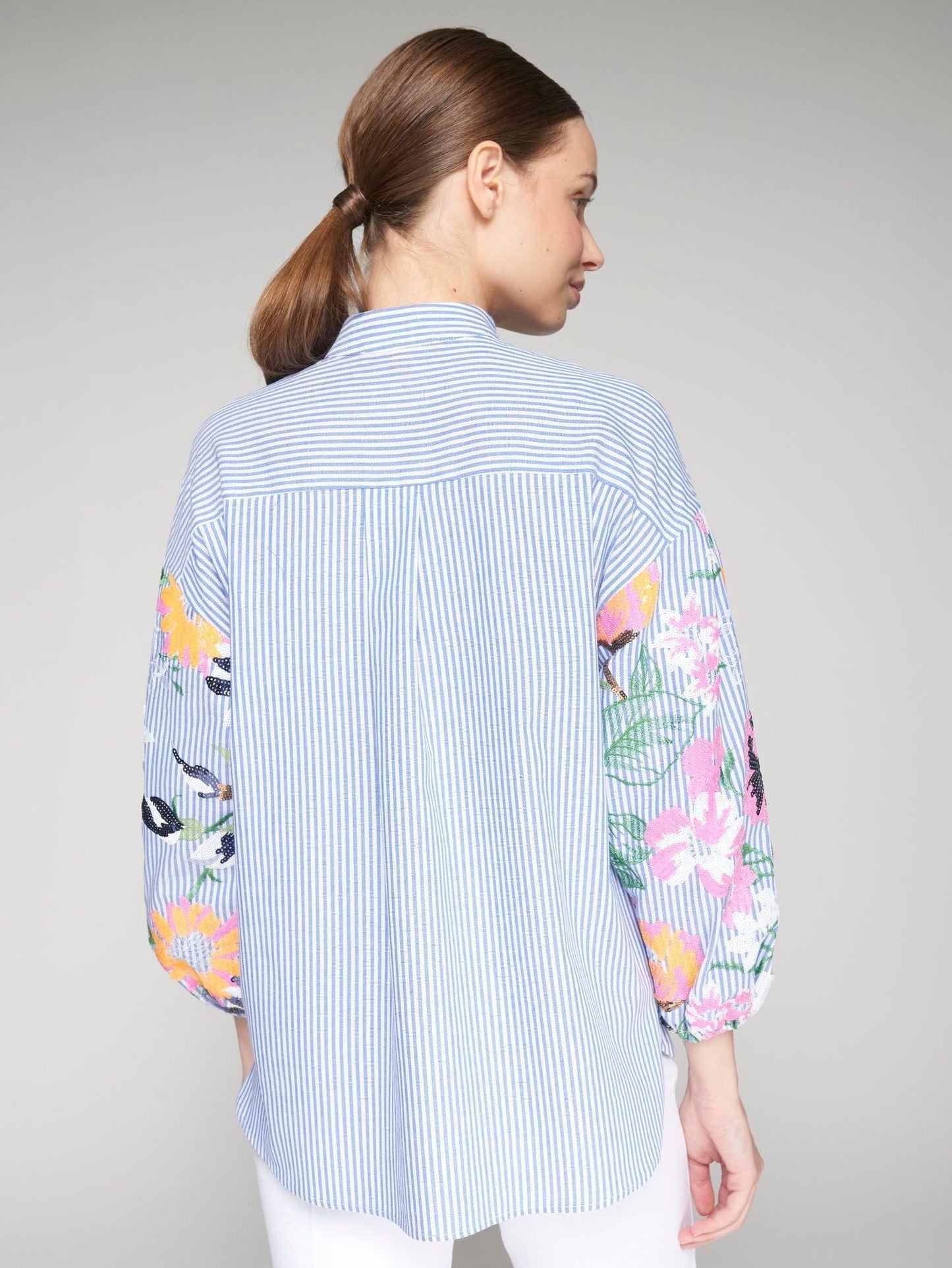 SHIRT UMA BORDADO FLORES LENTEJUELAS - 25 Bell Street